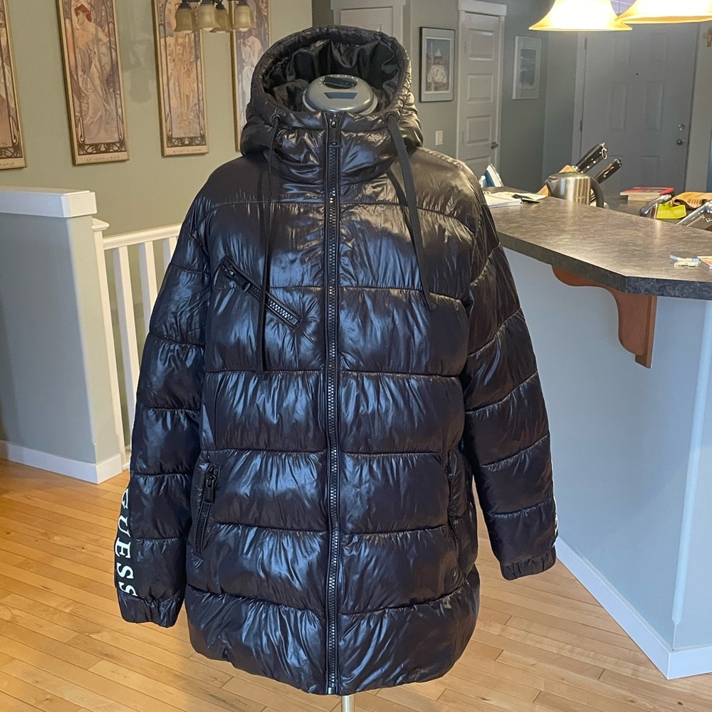 GUESS black puffer/bomber jacket